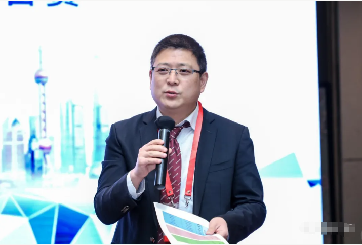 Dr. Yu Zhiqiang | Climbing Onward as an Ophthalmologist