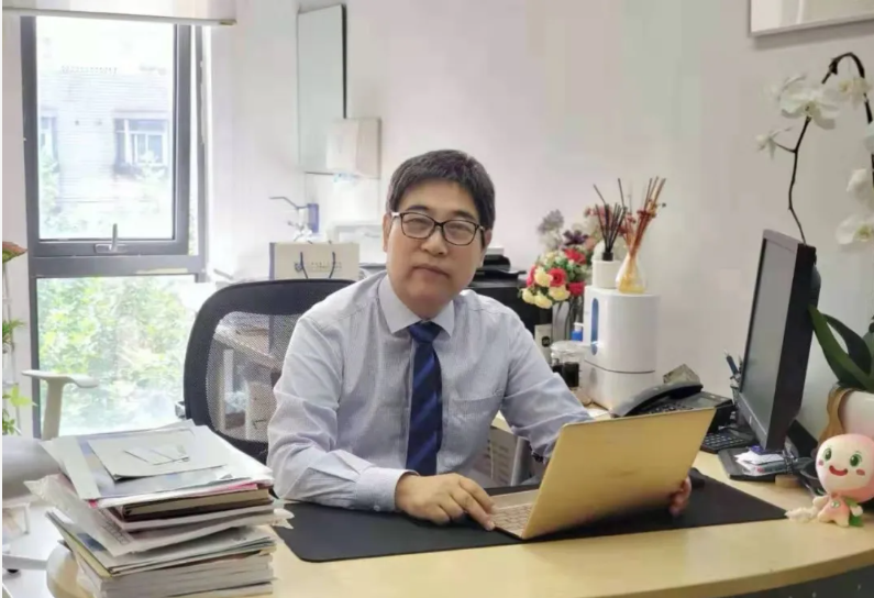 Dr. Gu Jun  | A Dermatologist Whose Medical Values Were Forged Over Decades