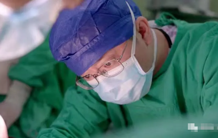 Dr. Chen Tongyu | Chest Surgery Without a Tube, and No Claim to Greatness