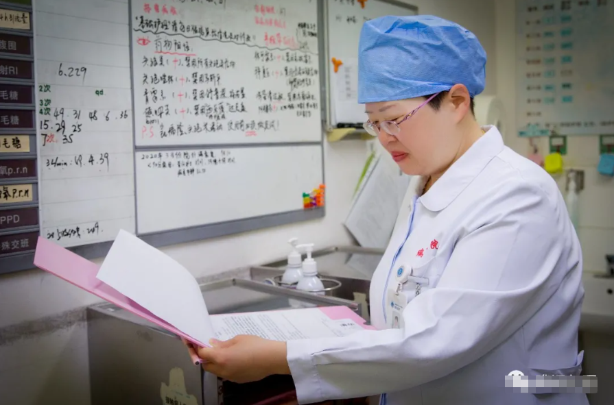 Cui Jie | An Infectious-Disease Nurse Who Kept Walking In