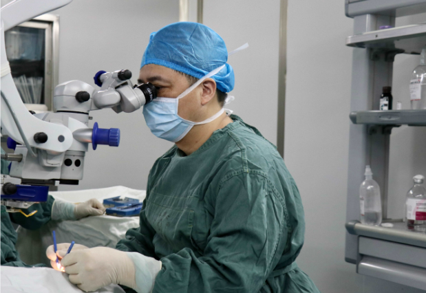 Dr. Wang Chaoyang | Vitrectomy, and Flowers Once Hidden in the Eye