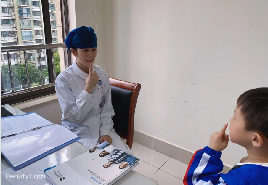 Jiang Liping | Speech Therapy, and the Lamp She Carries